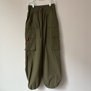 Fabletics Women’s Green Cargo Pants